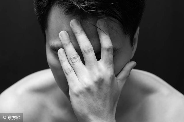 離婚3年，在朋友婚禮上偶遇前妻，看清她身邊人，我淚流滿面跪求復婚