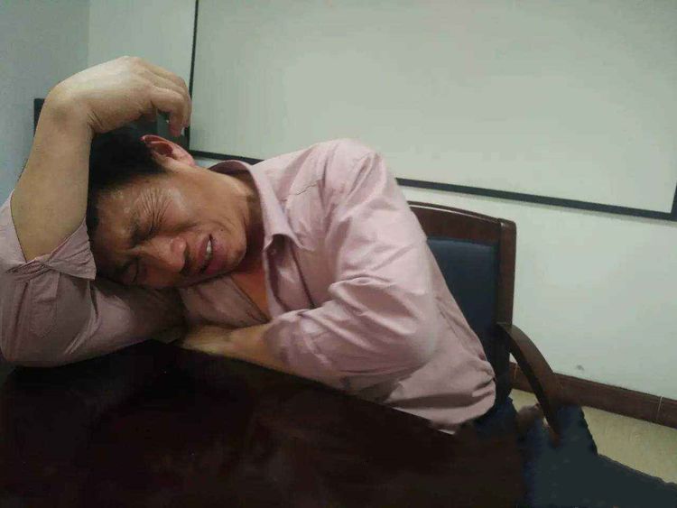 岳母住院，非讓女婿陪床，醫生趁查房塞一紙條，女婿一瞧，臉綠了