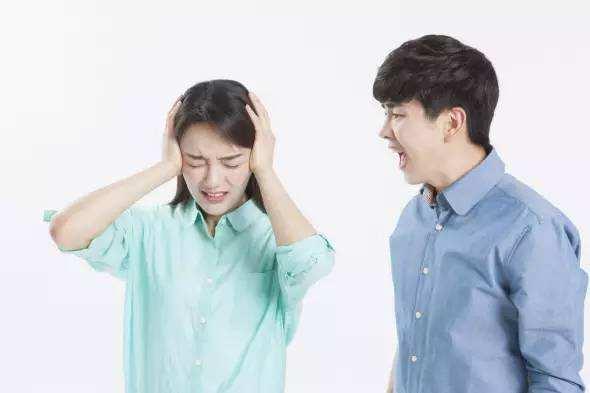 女兒結婚老婆給十萬陪嫁，婚後女兒哭著回來，我給老婆一巴掌！