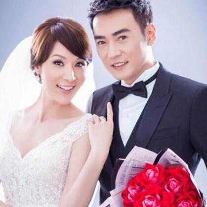 他當年為了女兒，把一億財產給前妻，而今把二婚妻子寵上天