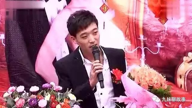 姐姐去公司找弟弟，弟弟卻嫌她丟人，公司老總看到姐姐卻笑臉相迎