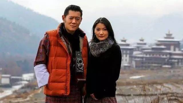 「等你長大了，我便娶你」，相差十歲的年紀，14年的等待，他們終於成為了全世界最幸福的夫妻 