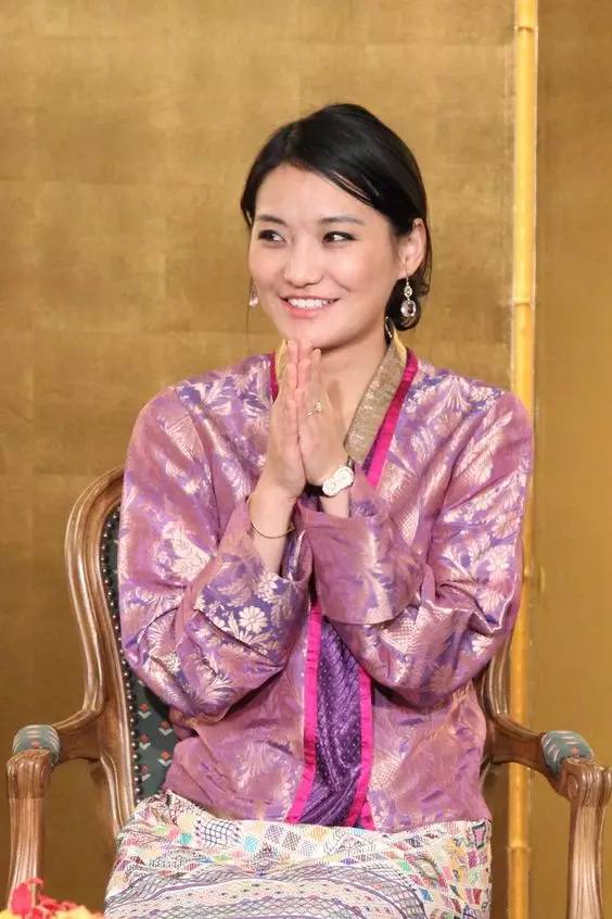 「等你長大了，我便娶你」，相差十歲的年紀，14年的等待，他們終於成為了全世界最幸福的夫妻 