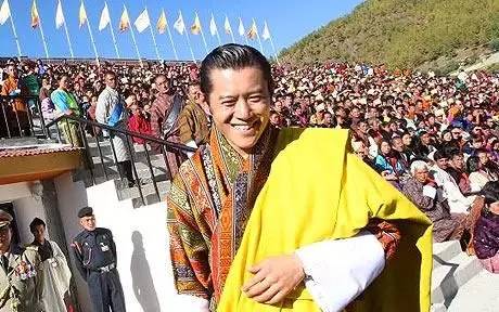 「等你長大了，我便娶你」，相差十歲的年紀，14年的等待，他們終於成為了全世界最幸福的夫妻 