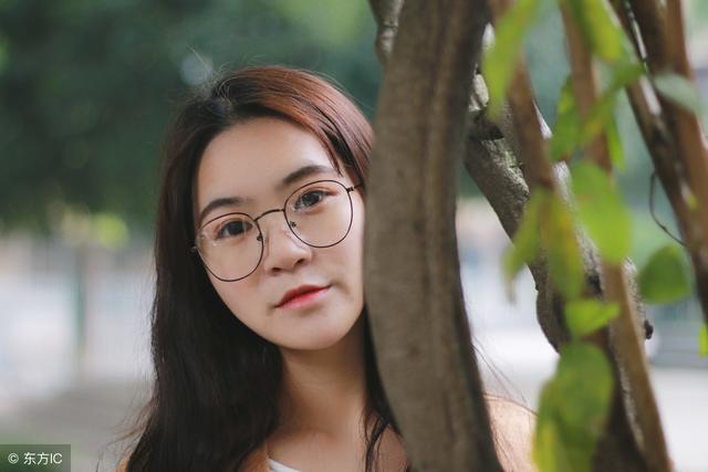 離婚4年我要再嫁，前夫跪地痛哭，求我別賭氣