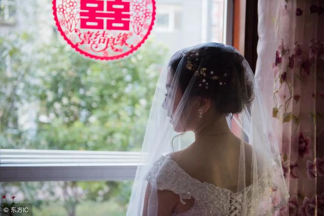 接親當天，老婆家人非要新車，我讓司機調頭就走