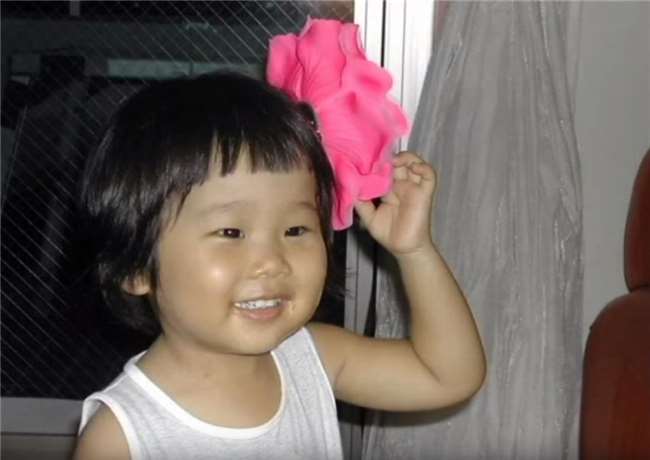 年僅５歲就要開始獨立生活的她，這背後的故事讓人看了感動到淚流不止... 