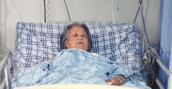母親過世八年，女兒面試路上接陌生電話，傳來母親聲音：女兒快來！