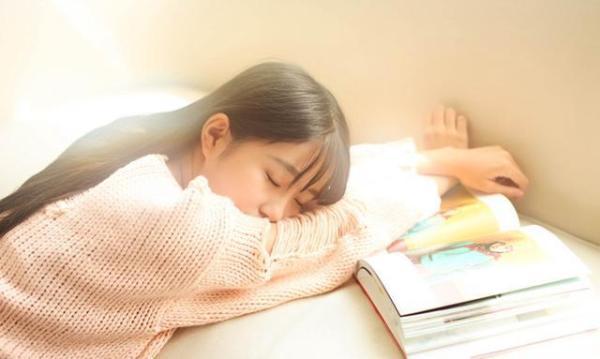 閨蜜結婚請我當伴娘，隔日看到她發的朋友圈，我默默刪除了她