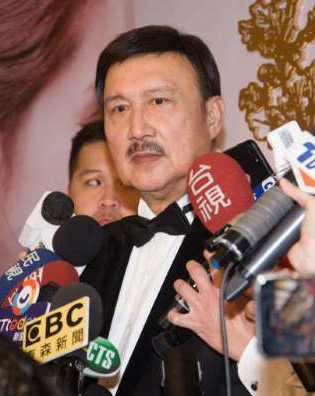 好暖心！李亞萍「退掉3600元紅包」槓上澎恰恰，意外曝光「費玉清貼心舉動」賀一航尷尬了！
