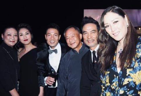 任達華女兒近照顏值下降，最美星二代地位不保，大長腿依舊搶眼