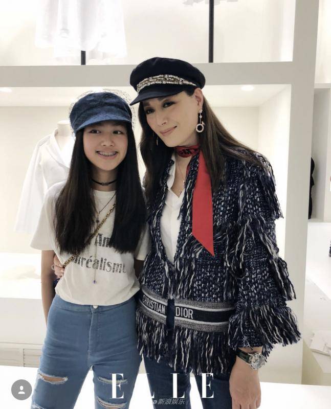 任達華女兒近照顏值下降，最美星二代地位不保，大長腿依舊搶眼