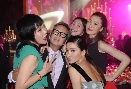 老公被爆出軌8次都選擇原諒，55歲「許仙」葉童近照曝光，瘦成皮包骨認不出，網友：他真的老了