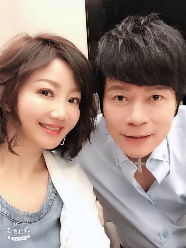 洪榮宏三婚娶小11歲嬌妻「交往半年閃婚」，放閃「年假飛日小蜜月」補過兩人世界！