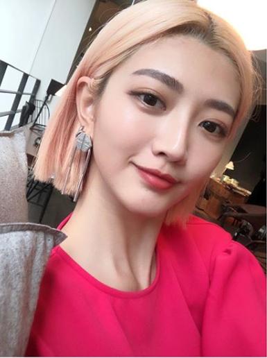 台南女孩從小被排擠變「台灣之光」！跟國際超模並列成「全球第1位亞洲代言人」！