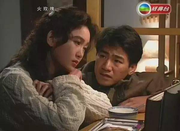 溫碧霞宣布再出寫真, 回顧性感美魔女最索時刻 !!