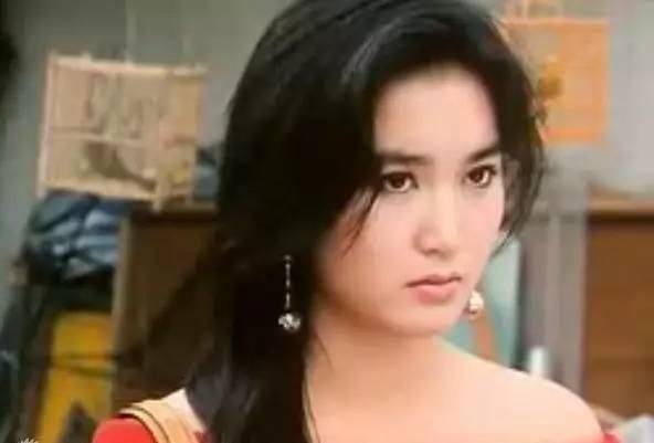 溫碧霞宣布再出寫真, 回顧性感美魔女最索時刻 !!