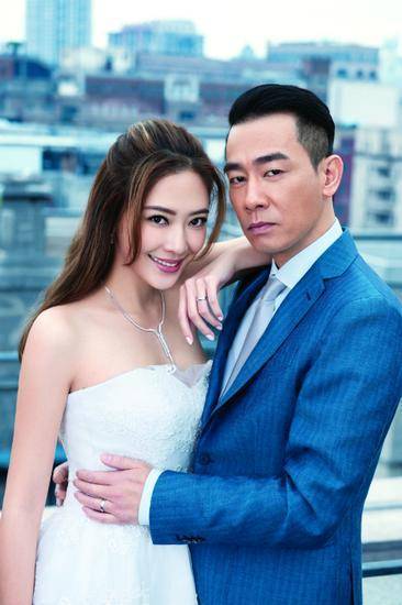 應采兒上半身穿「透明裝」出鏡讓人瞬間看呆，看到裡面的款式，網友：好潮流哦!