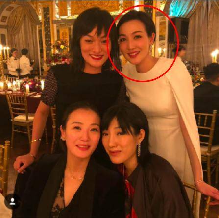 霍啟剛妹妹近照，34歲身材高挑白到發光，顏值不輸郭晶晶