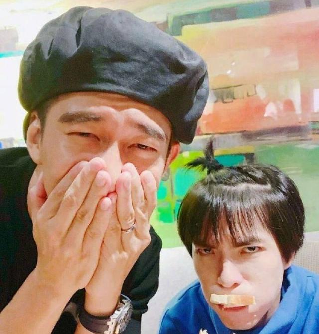 咘咘、波妞首次追星！蕭敬騰唱一半給姊妹倆「送上驚喜」，賈靜雯2女兒跳舞嗨翻！