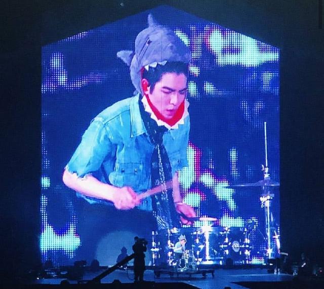 咘咘、波妞首次追星！蕭敬騰唱一半給姊妹倆「送上驚喜」，賈靜雯2女兒跳舞嗨翻！