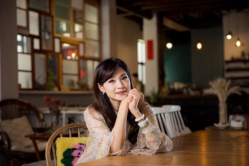 方季惟隱退20年「陪年邁父母走過生命盡頭」， 25歲手術瞞父母「看報紙才知道她生病」今已學會放下！