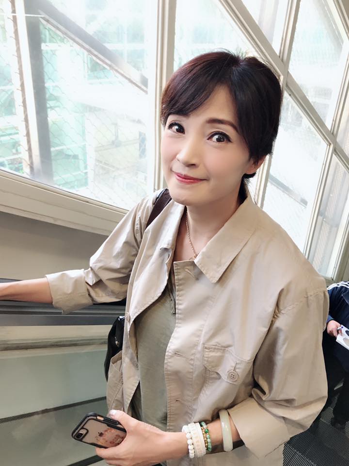 方季惟隱退20年「陪年邁父母走過生命盡頭」， 25歲手術瞞父母「看報紙才知道她生病」今已學會放下！