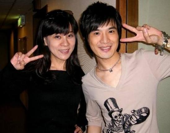 她是最慘歌手，兒子車禍遇難，女兒29歲自殺，如今她過成這樣！