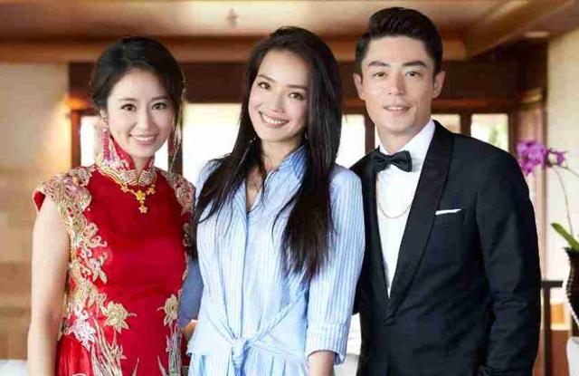 林心如和婆婆合影，沒想到婆婆比她還年輕