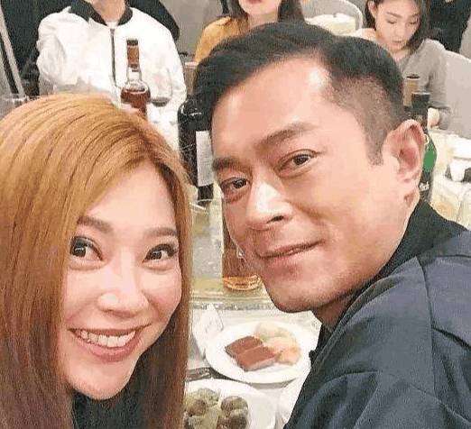 95版郭襄和郭芙同是48歲, 一個優雅的自然老去, 一個整容到認不出_
