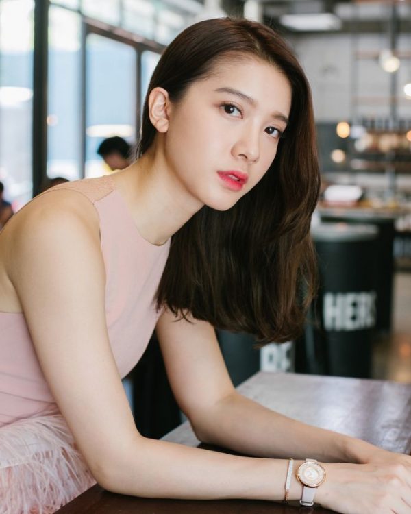 【只有她上榜!】來自大馬的『她』被選為香港娛樂圈10大美臉孔 Top 2 ❤ 網友: 他真人更美~