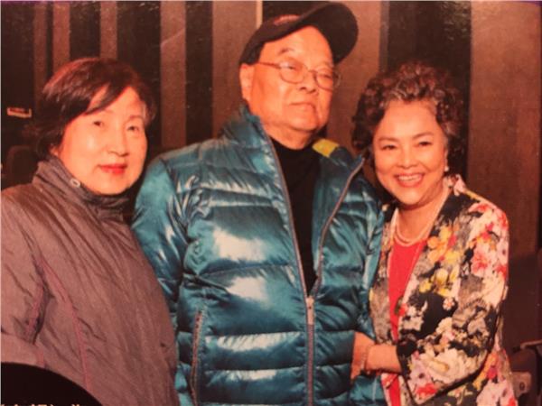 爸爸有3房！紀寶如19歲才得知「阿姨」竟是親媽，如今釋懷「3媽同桌」一視同仁送上紅包！