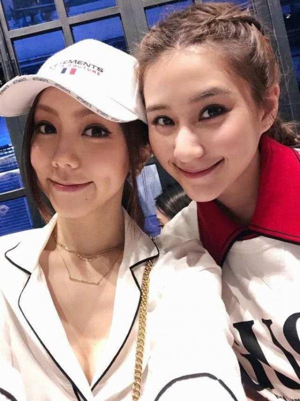 賭王千金曬鄧紫棋到家中做客照，意外曝光豪宅，網友：太壕了吧