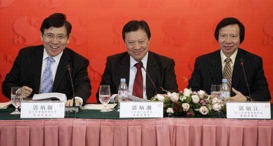 用一台寶馬7就賺來6百億，給自己請十個保鏢，可惜一場小病就去世!