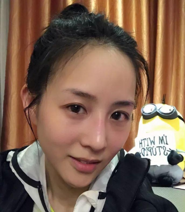 36歲的她是「彭于晏女神」，「生吃蜈蚣＋跌倒」依舊笑得漂亮，成功撩到彭于晏！