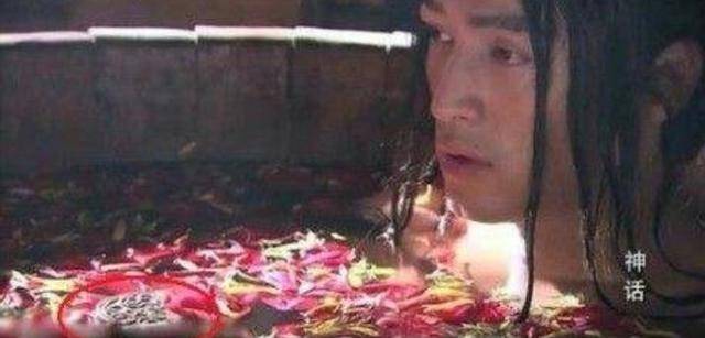 這些15個鏡頭穿幫得太容易被發現了吧！#15. 大清皇宮的自來水管