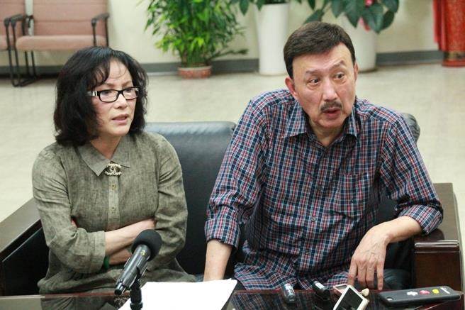 經濟有問題？李亞萍嫁女兒「嫌3600紅包太少」槓上澎恰恰，對方不爽心冷「出面回應了」！