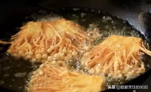 1把金針菇，2個雞蛋，5分鐘出鍋，做法簡單，比紅燒肉好吃多了