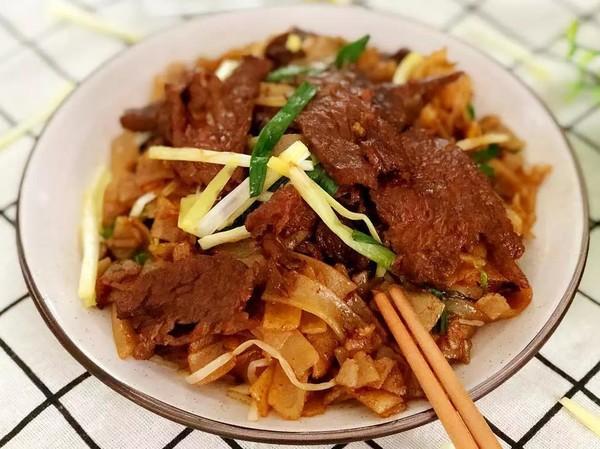 嫩滑的牛肉搭配順滑的河粉，看似樸實無華卻又無比美味