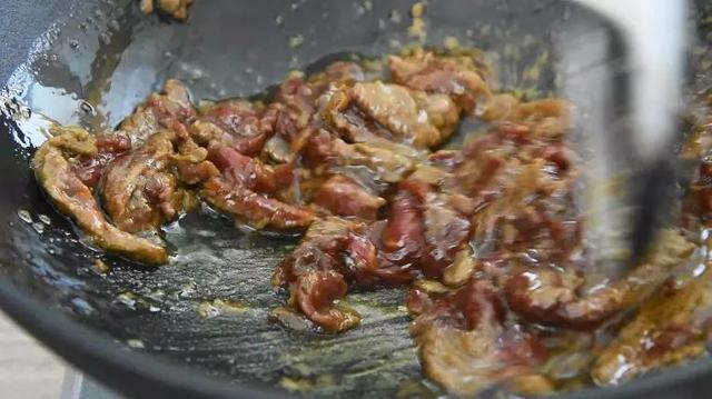 嫩滑的牛肉搭配順滑的河粉，看似樸實無華卻又無比美味