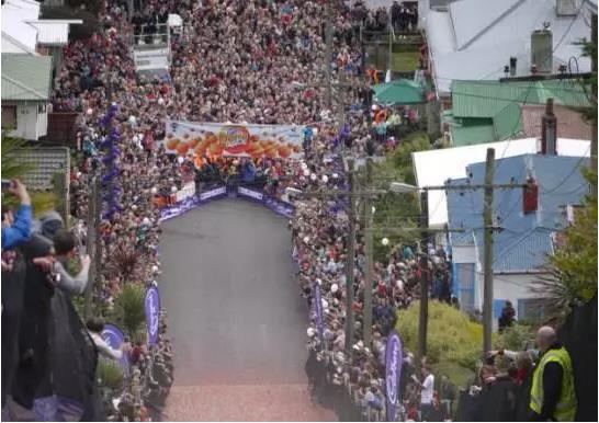 不可思議，這家巧克力公司倒閉了，450萬人搶著捐款，硬生生給救活了：曾經付出的善良，或許不會馬上回報，但一定會得以彌補