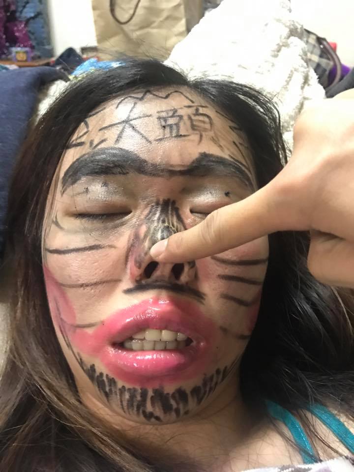 老婆喝爛醉讓他氣到「惡搞畫臉」PO網，沒想到網友挖出「她的真面目」驚覺出乎意料的美！