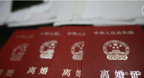 我娘家破產，我以為婆婆會逼我離婚，沒想到她卻直接搬到我娘家住