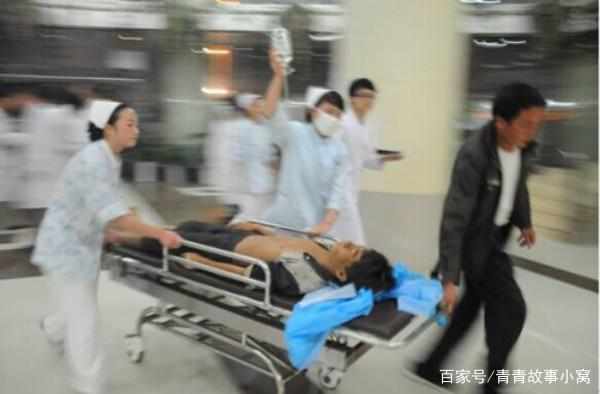 男子拋妻棄子在外另娶，妻子賭氣嫁給鄰居，三年後男子又回來了