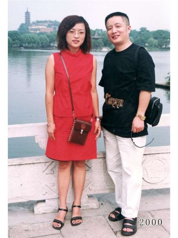 這位爸爸堅持30年來「每年都要和女兒回到這裡合照」，看到2014年最後一張我才發現眼睛濕濕的…