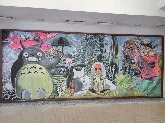 天才學生「用粉筆畫出神作」震撼全球，老師狠心一擦黑板「把大家的心都擦碎了」！