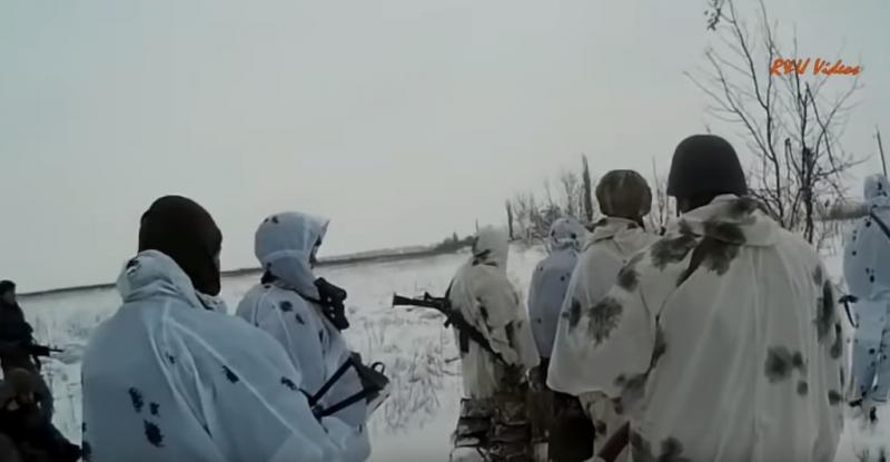 每秒都在上演悲劇...士兵撿敵軍手機桌布還抱著愛女　見6通未接後告知：妳兒子走了