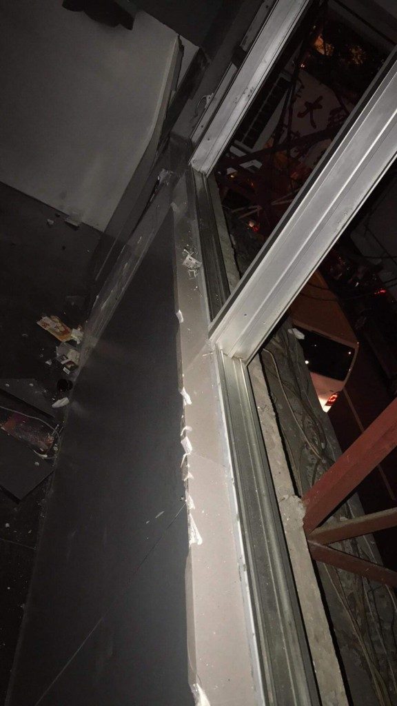 耍賴奧房客拒付12萬裝潢費，還嗆「有種就拆光」！交屋那天「眼前的一幕」讓她後悔莫及...