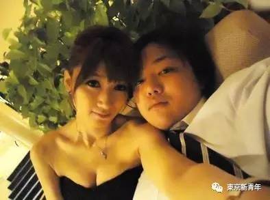 胖總裁「年收100億」正妹女友一個換一個！他破產後小模女友竟「不肯離開他」...！