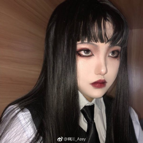 一眼讓人起雞皮疙瘩！超強Coser神還原「恐怖漫畫女角」　本尊是「甜美空靈正妹」網友秒戀愛❤